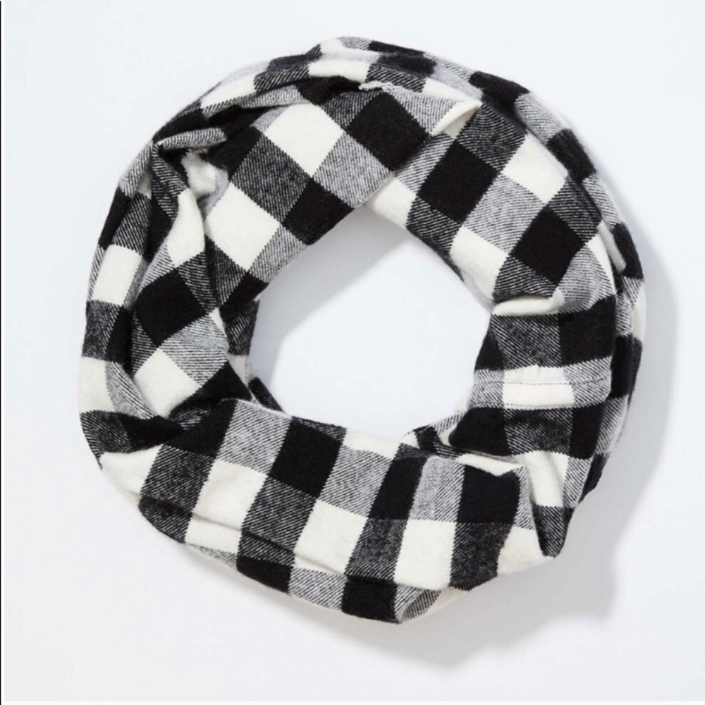 NWT LOFT Buffalo Plaid Infinity Scarf‎